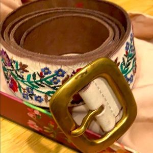 Lucky flower embroidered belt